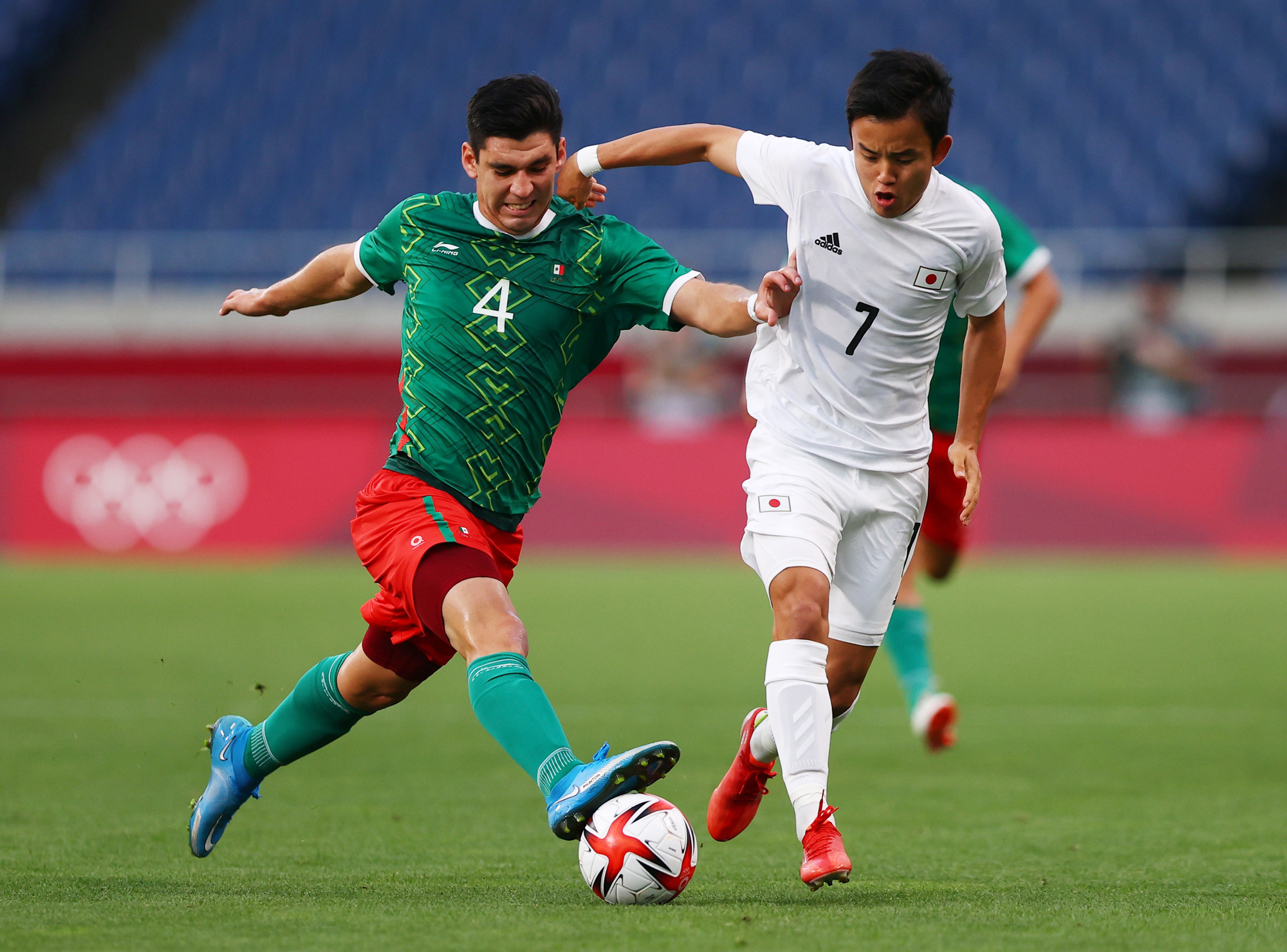 Cầu thủ Nhật Bản bật kh&oacute;c khi vuột HCĐ Olympic 2020 v&agrave;o tay Mexico - Ảnh 3.
