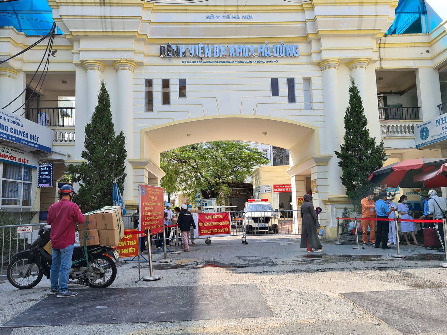 52 ca Covid-19 tại công trường xây dựng, vì sao Bệnh viện Hà Đông vẫn hoạt động bình thường?