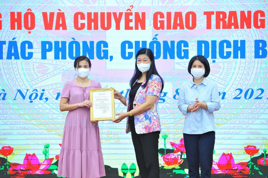 TNG Holdings Vietnam ủng hộ máy và 3.000 kit xét nghiệm PCR cho Hà Nội - Ảnh 1. TNG Holdings Vietnam ủng hộ máy và 3.000 kit xét nghiệm PCR cho Hà Nội - Ảnh 1.