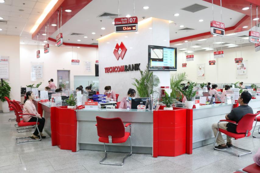 Techcombank tăng cường mục tiêu kép, tiếp sức tuyến đầu chống dịch