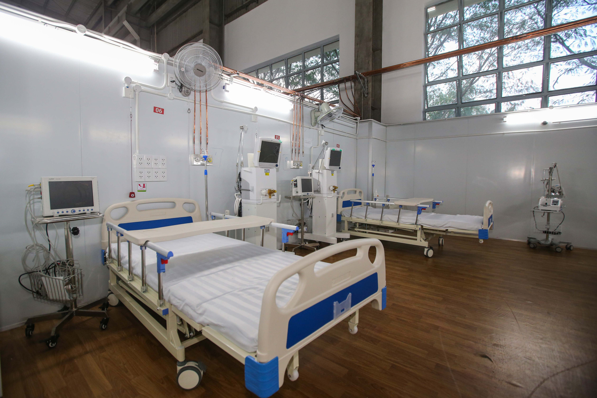 Kh&aacute;nh th&agrave;nh 3 trung t&acirc;m hồi sức bệnh nh&acirc;n Covid-19 tại TP HCM - Ảnh 7.