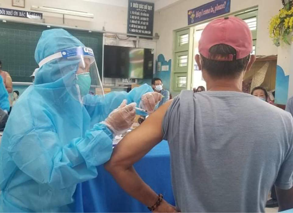 Những dấu hiệu cho thấy bạn có thể gặp nguy hiểm sau khi tiêm vắc-xin Covid-19