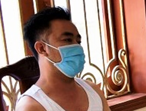 Kẻ chém người tình trong nhà nghỉ đang bị truy nã tội giết người