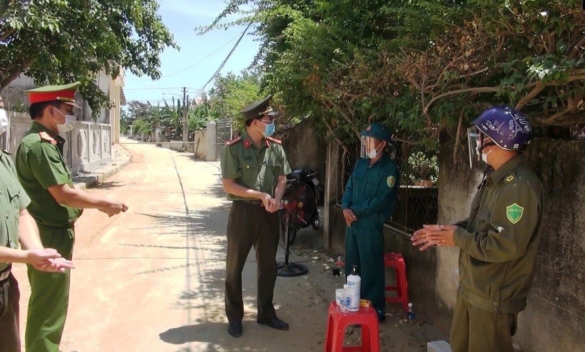 Khởi tố vụ &aacute;n t&agrave;i xế đường d&agrave;i từ B&igrave;nh Dương về qu&ecirc; kh&ocirc;ng khai b&aacute;o y tế - Ảnh 1.