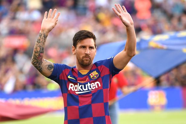 Messi khóc trong buổi họp báo chia tay Barcelona
