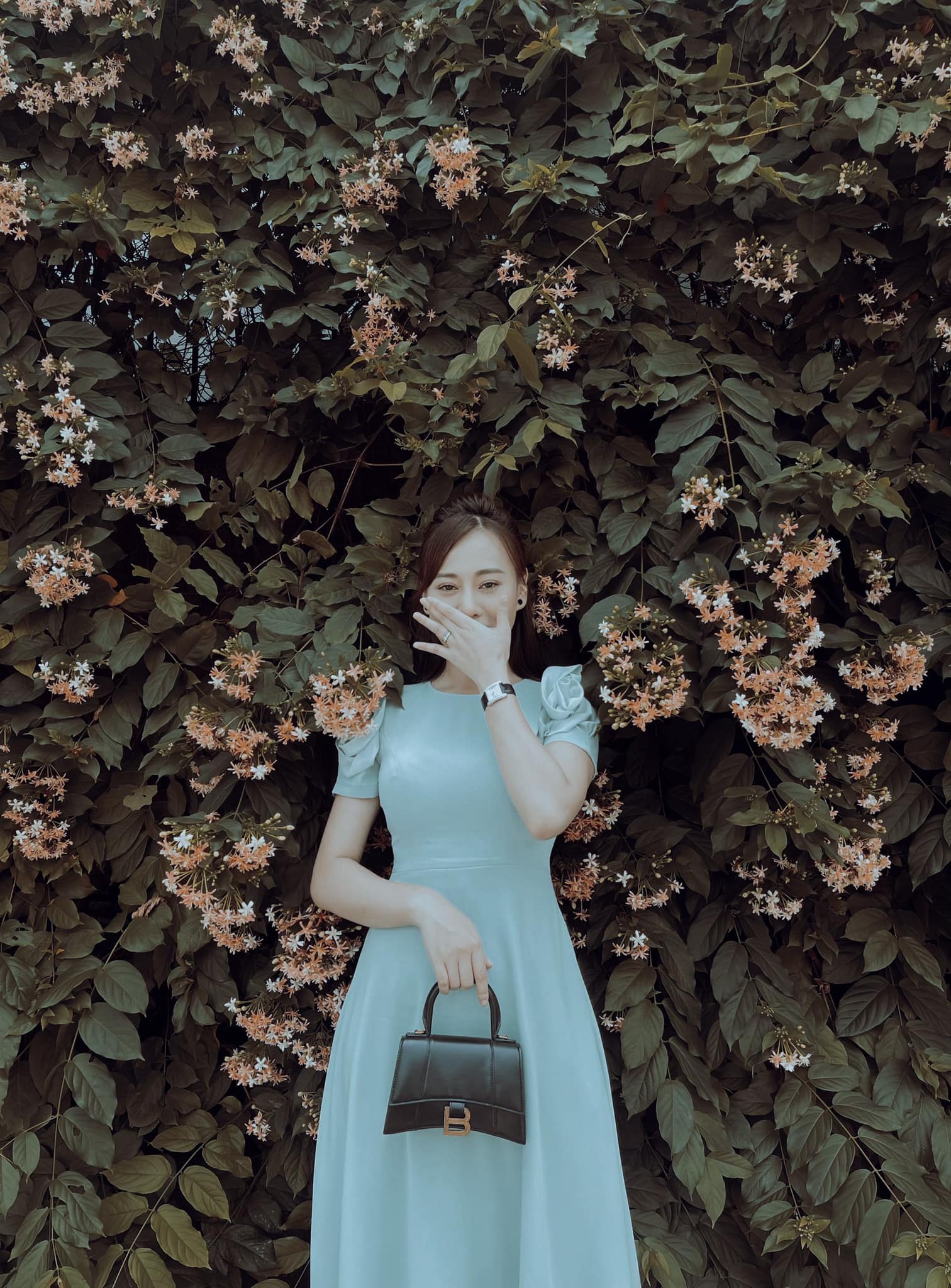 Phương Nam Hương vị tình thân lộ nhẫn cưới, khoe nhan sắc nóng bỏng - Ảnh 2.