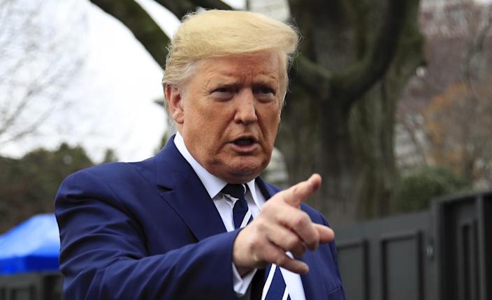 Ông Trump nói giúp "ngăn 100 triệu người chết vì Covid-19"