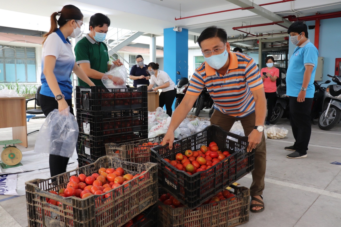 Sawaco chăm lo người lao động - Ảnh 1.