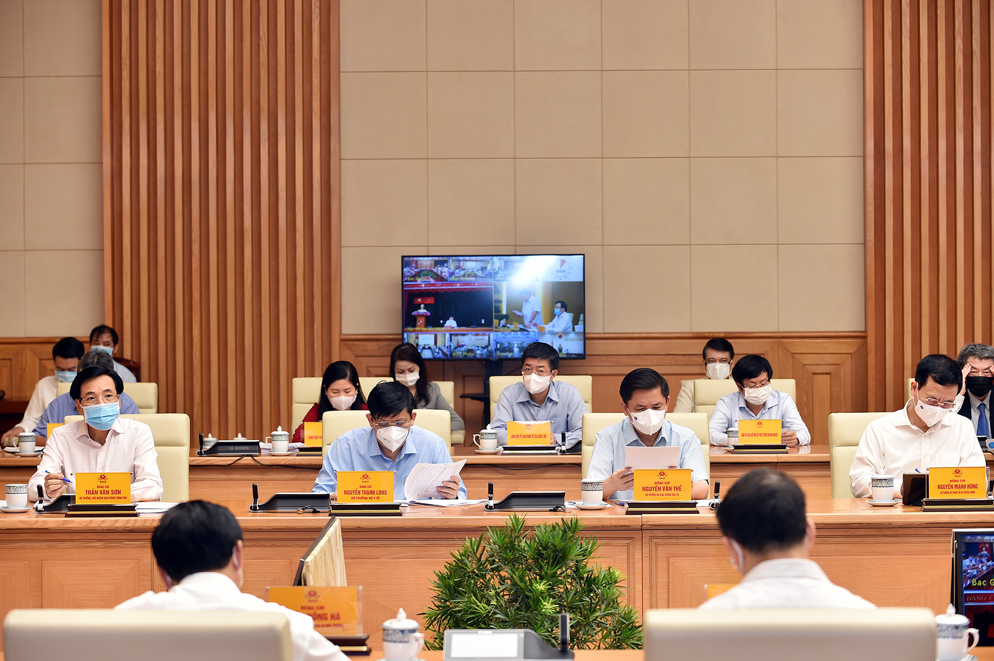 Thủ tướng: Quan t&acirc;m doanh nghiệp tr&ecirc;n tinh thần lợi &iacute;ch h&agrave;i h&ograve;a, rủi ro chia sẻ - Ảnh 2.