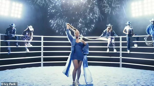 Danh ca Beyonce tr&igrave;nh diễn, khoe đường cong &ldquo;bốc lửa&rdquo; - Ảnh 5.