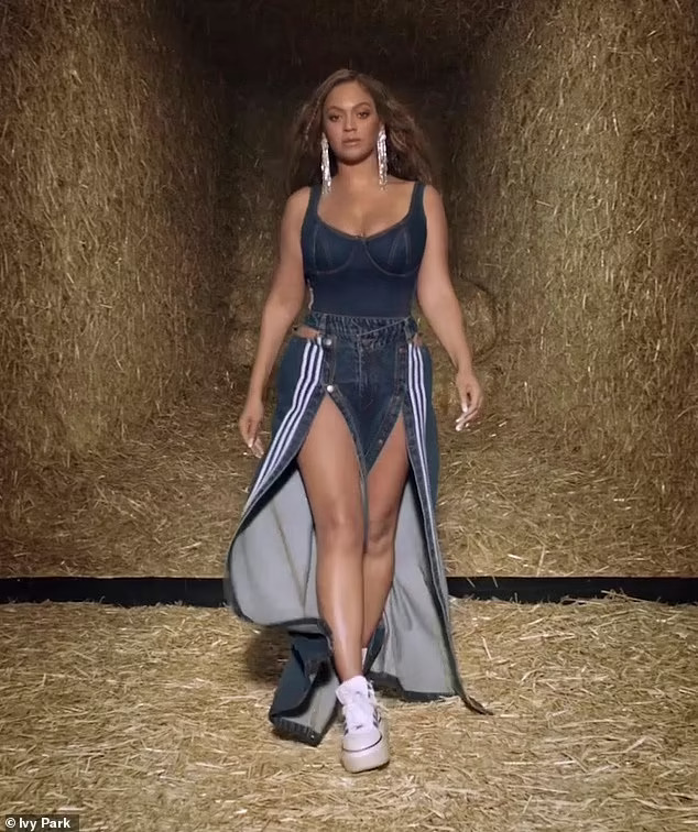 Danh ca Beyonce tr&igrave;nh diễn, khoe đường cong &ldquo;bốc lửa&rdquo; - Ảnh 7.