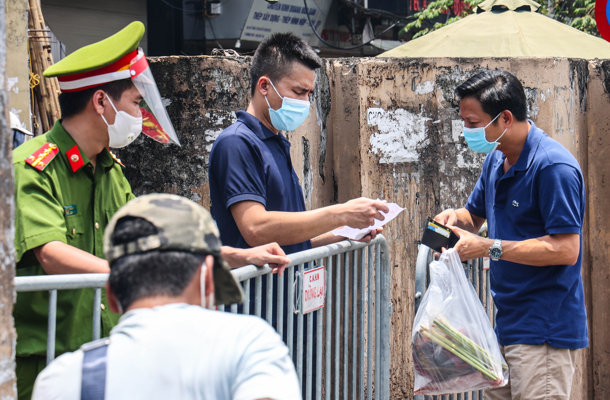 KHẨN: Tìm người tiếp xúc nhân viên giao hàng, lái xe Công ty Viettel Post và Viettel Logistic - Ảnh 1.