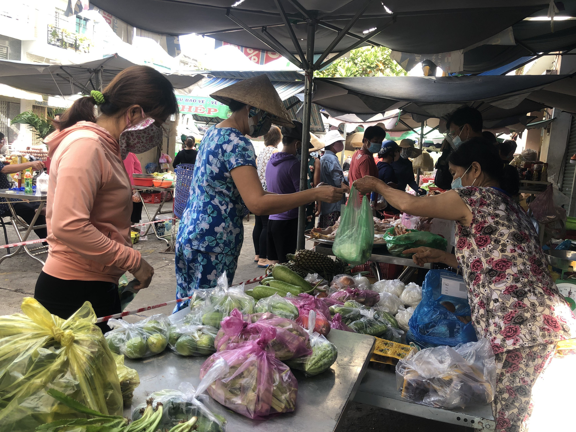 TP HCM x&acirc;y dựng phương &aacute;n mở cửa hoạt động c&aacute;c chợ truyền thống - Ảnh 1.