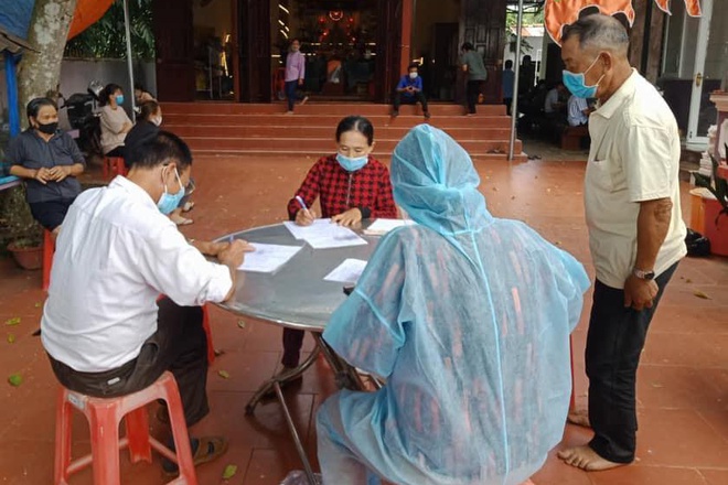 Xử phạt, đề xuất xử phạt 2 nhóm người tụ tập cúng bái, ăn nhậu 441 triệu đồng