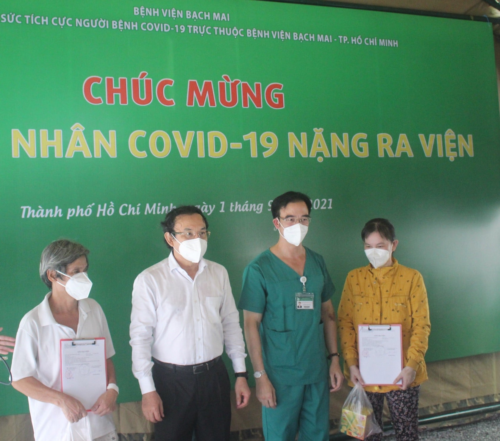 TP HCM: Hơn 200 bệnh nh&acirc;n nặng đ&atilde; chuyển nhẹ tại Trung t&acirc;m Hồi sức Covid-19 Bệnh viện Bạch Mai - Ảnh 1.