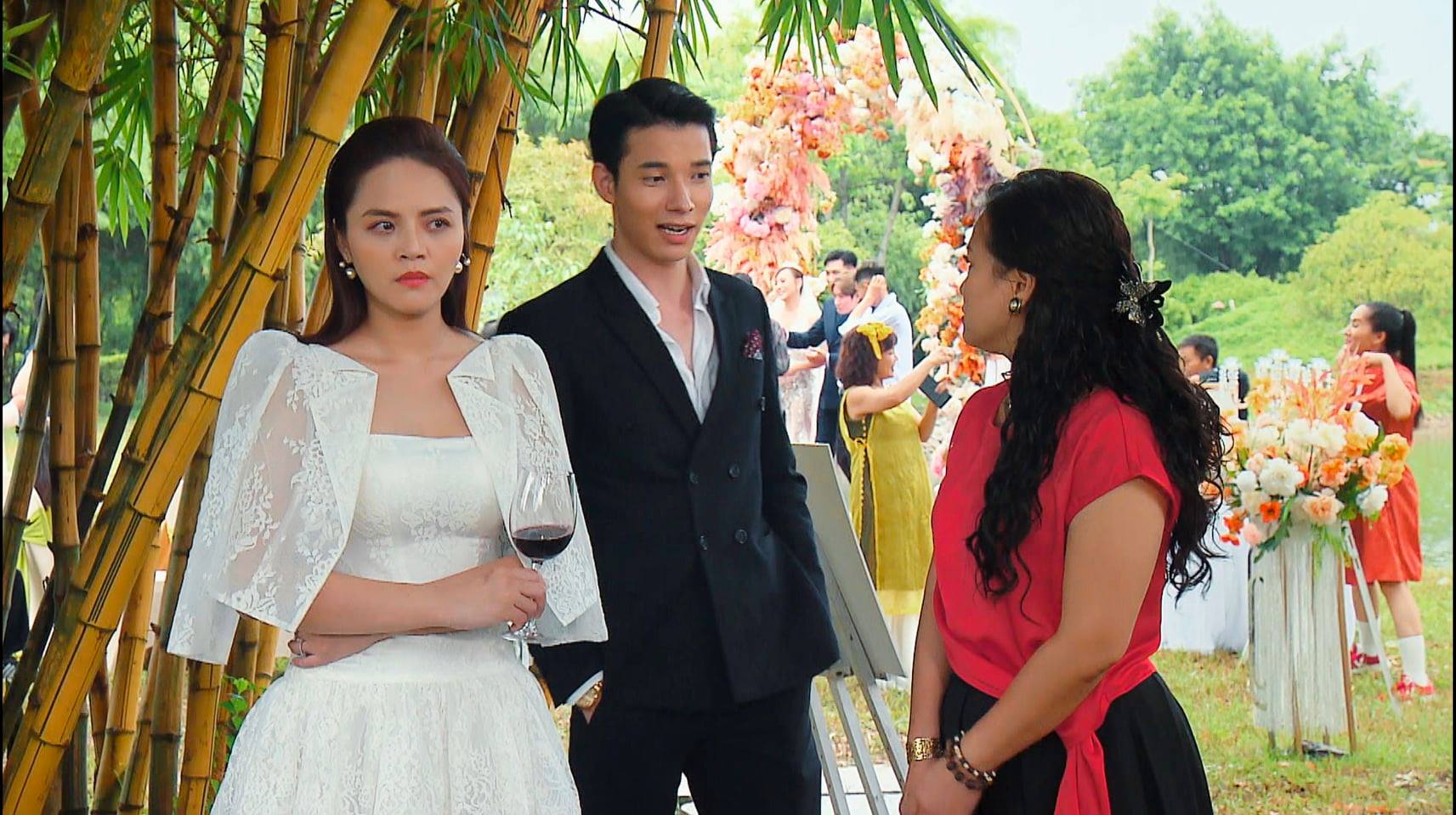 Hương vị tình thân phần 2 tập 26 (tập 97): Ông Sinh biến sắc tại đám cưới Long - Nam - Ảnh 5.