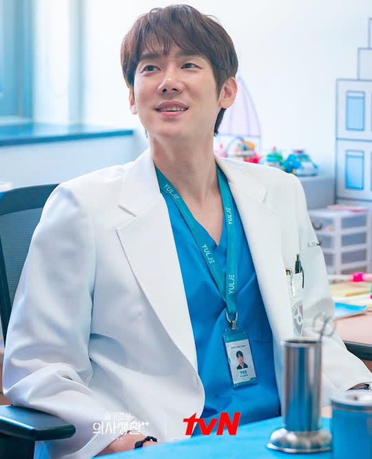 Yoo Yeon Seok - nghệ sĩ đa tài của showbiz Hàn - Ảnh 1.