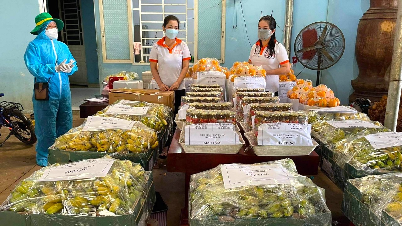 Người Bình Phước đồng lòng “trợ sức” 300 sinh viên ĐH Sư phạm TP HCM