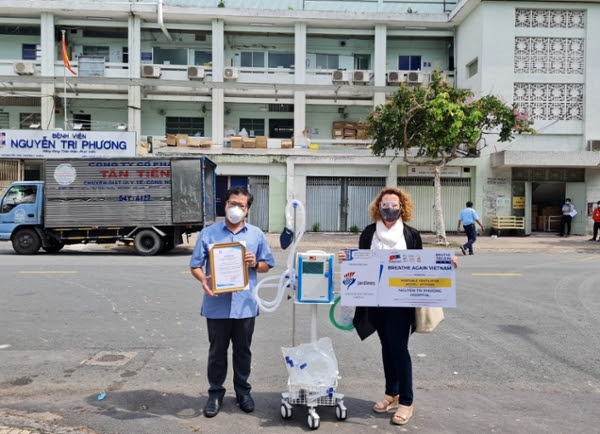 Doanh nghiệp ch&acirc;u &Acirc;u tặng m&aacute;y thở cho TP HCM v&agrave; B&igrave;nh Dương - Ảnh 2.