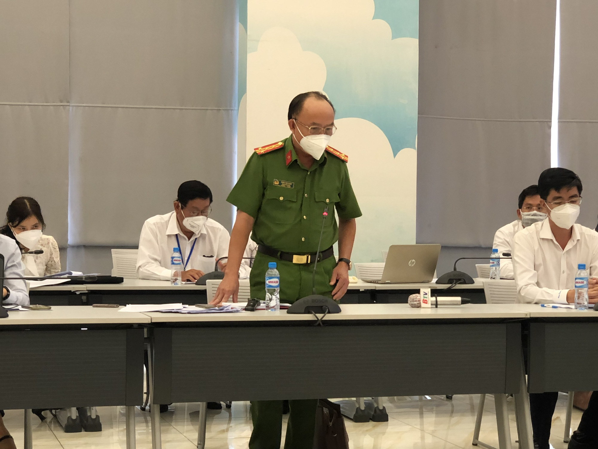 Ph&oacute; gi&aacute;m đốc C&ocirc;ng an B&igrave;nh Dương trả lời vụ tử vong sau khi bị 5 bệnh viện, ph&ograve;ng kh&aacute;m từ chối - Ảnh 2.