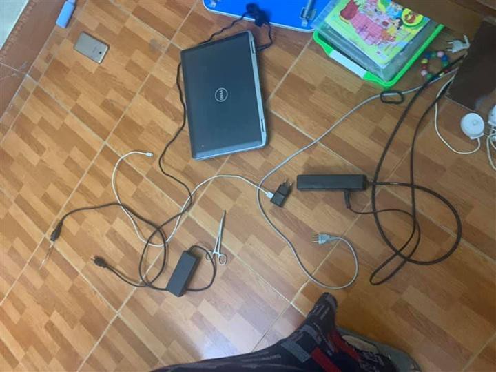Bé trai 9 tuổi bị điện giật chết khi đang học trực tuyến
