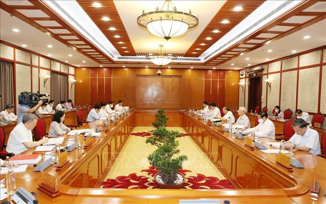 Những h&igrave;nh ảnh Tổng B&iacute; thư Nguyễn Ph&uacute; Trọng chủ tr&igrave; họp Bộ Ch&iacute;nh trị - Ảnh 5.