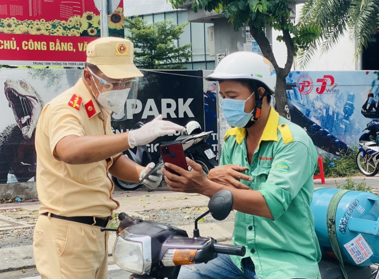 Công an TP HCM kiểm soát người ra đường trong thời gian tới như thế nào?