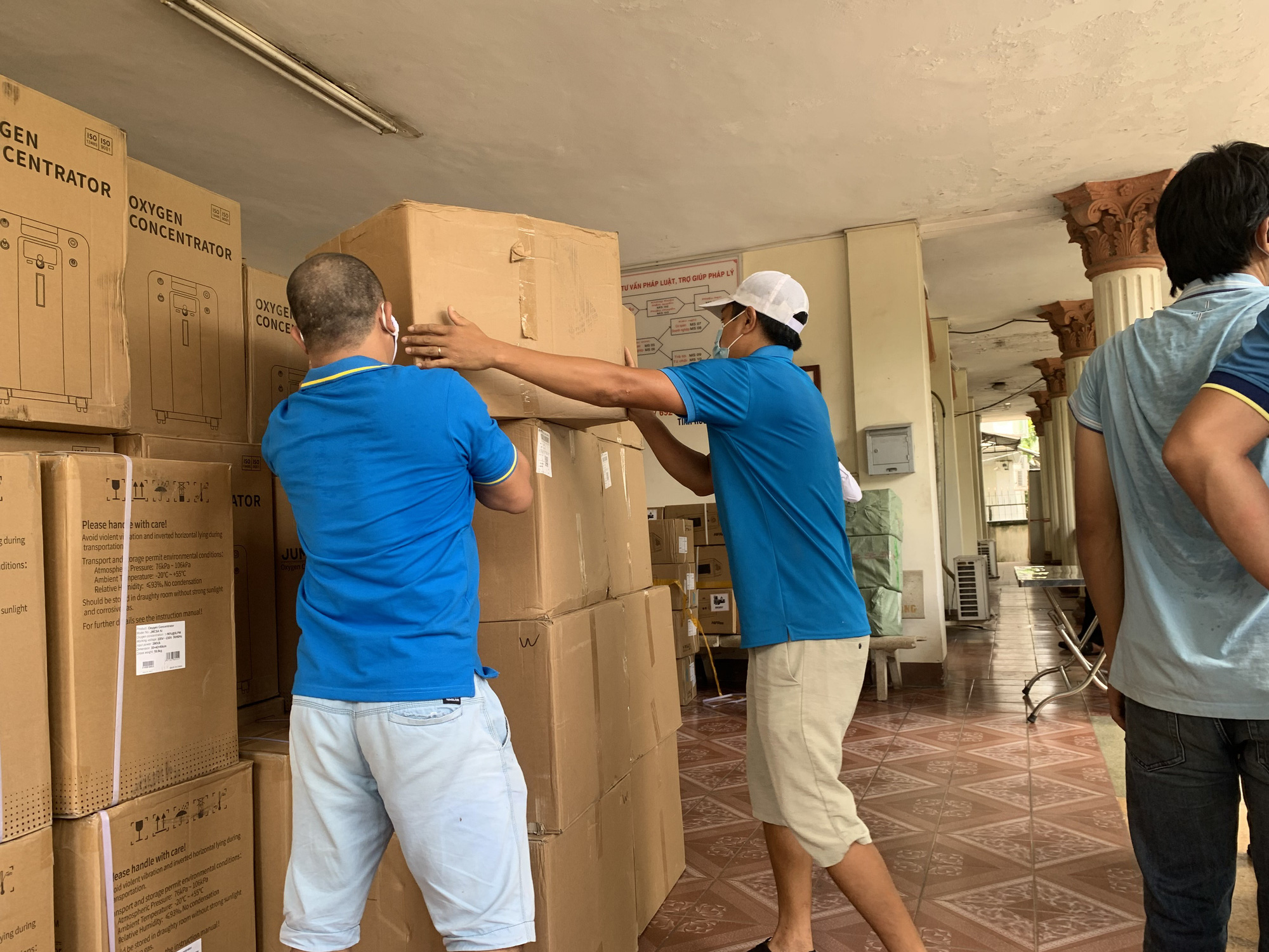 Phương Trang tiếp tục hỗ trợ TP HCM, Bình Dương chống dịch - Ảnh 2.
