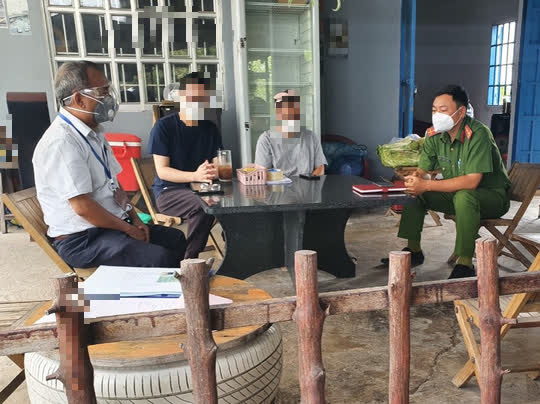 Mất 7,5 triệu đồng vì chia sẻ thông tin "dân quân giật túi hàng của shipper"