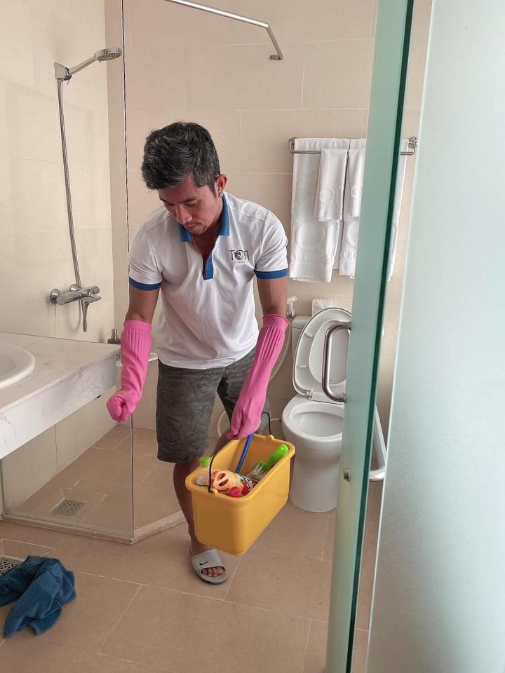 Lương Bằng Quang - Ngân 98... dọn phòng, chà toilet kiếm sống - Ảnh 4.