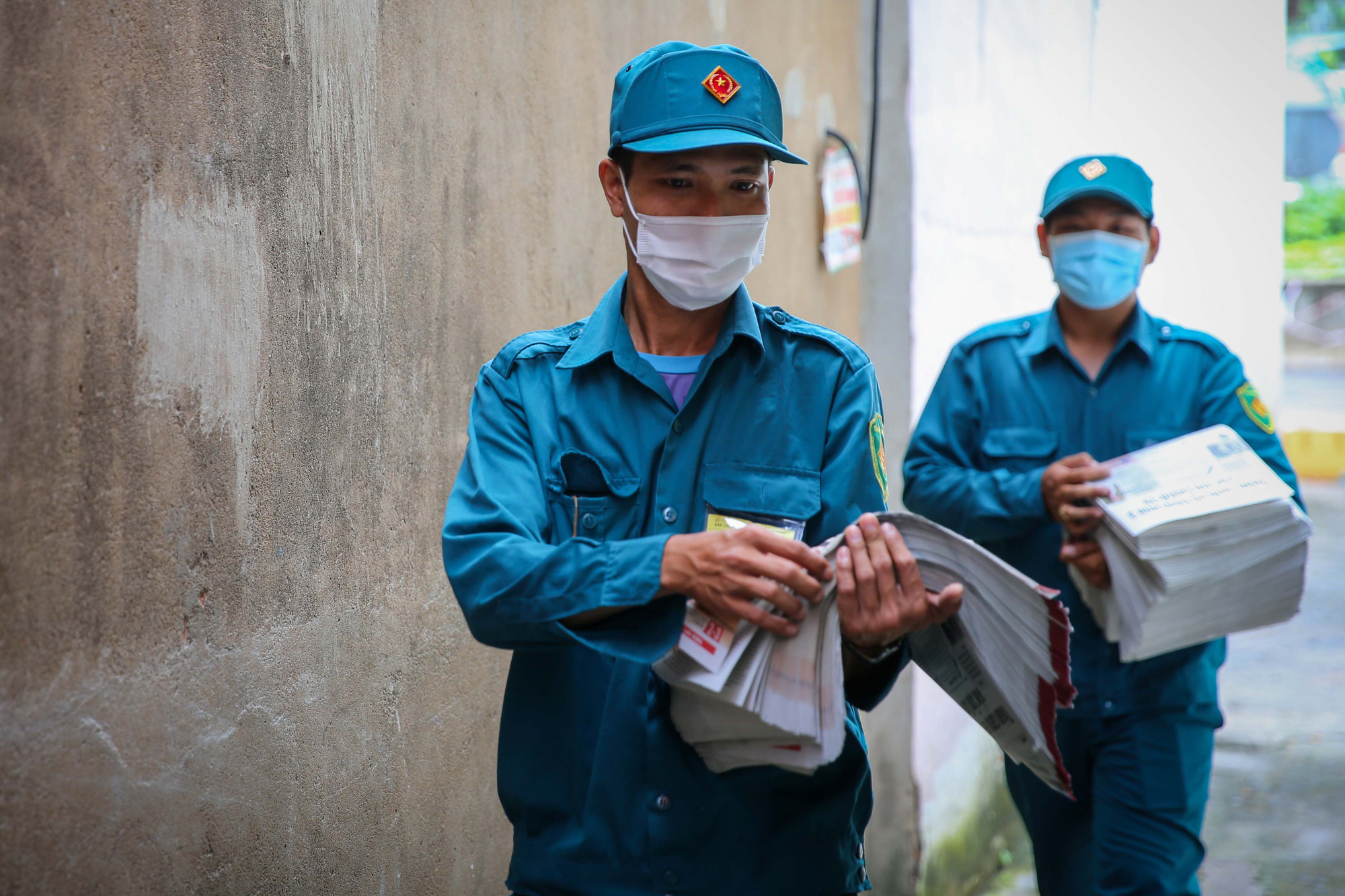 Mang quà an sinh tinh thần đến người dân TP HCM - Ảnh 9.