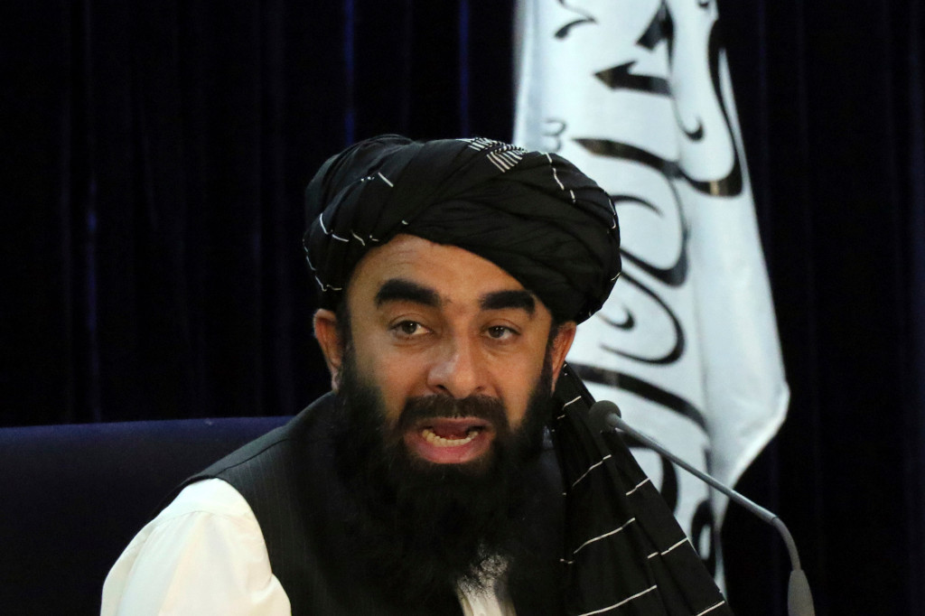 Lộ clip quay lại cảnh Taliban chặt đầu binh sĩ Afghanistan