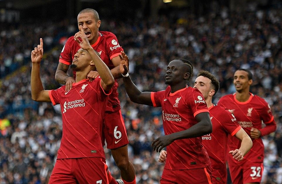 Mohamed Salah lập kỳ tích, Liverpool vọt lên Top 3 Ngoại hạng Anh