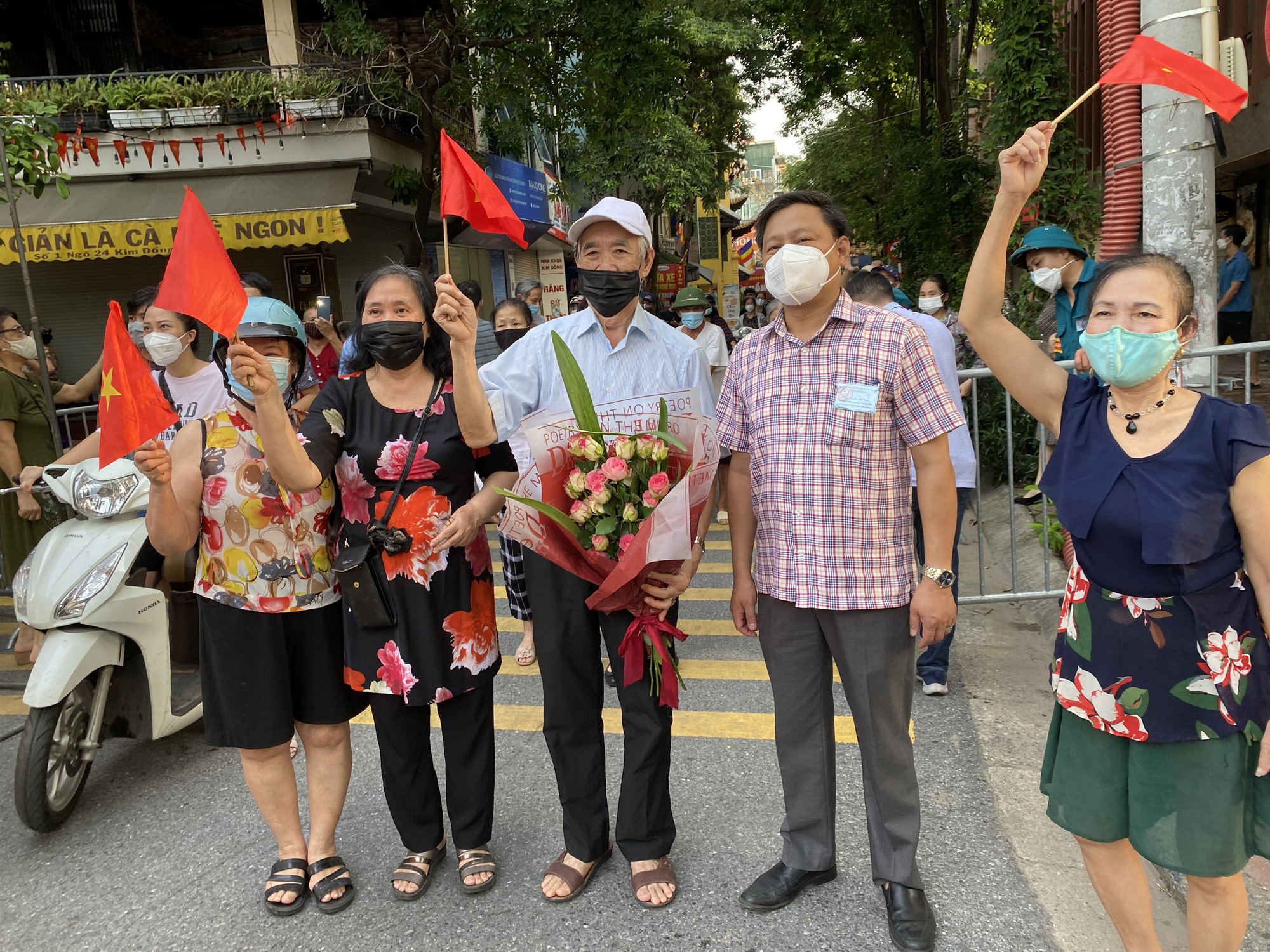 NÓNG: Hà Nội có thể nới lỏng giãn cách sau 15-9 và 21-9 - Ảnh 1.