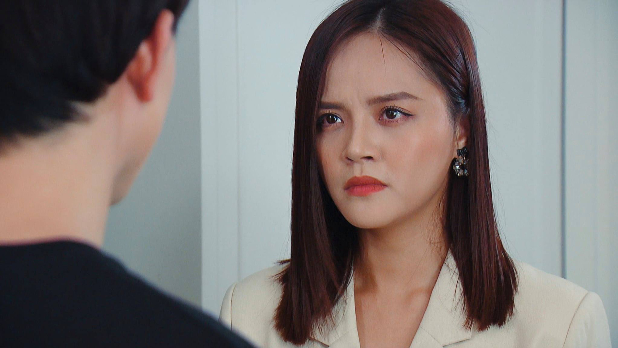 "Hương vị tình thân" phần 2 tập 35 (tập 106): Huy bắt gặp Thy nói chuyện với người yêu cũ