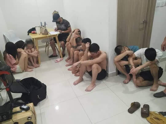 Thu&ecirc; 2 thiếu nữ 16 tuổi đến bay lắc c&ugrave;ng nh&oacute;m thanh ni&ecirc;n trong chung cư cao cấp - Ảnh 1.