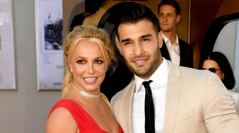 Britney Spears đính hôn, cha cô vội bảo vệ tài sản con gái