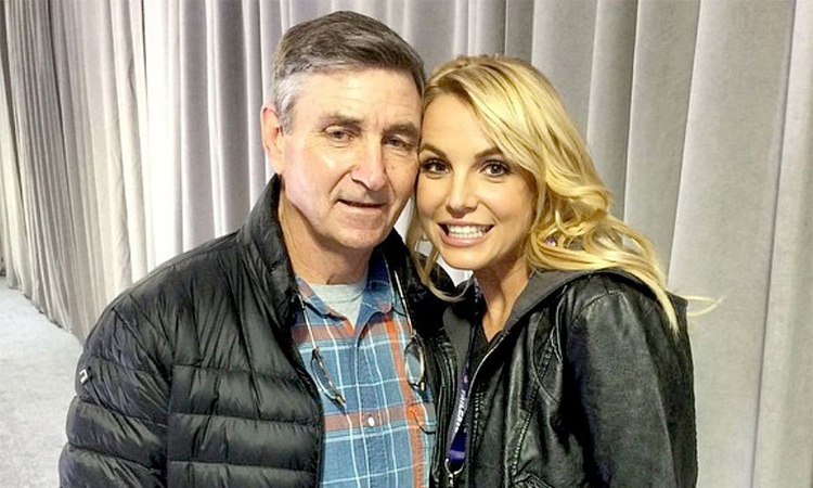 Britney Spears đính hôn, cha cô vội bảo vệ tài sản con gái - Ảnh 1.
