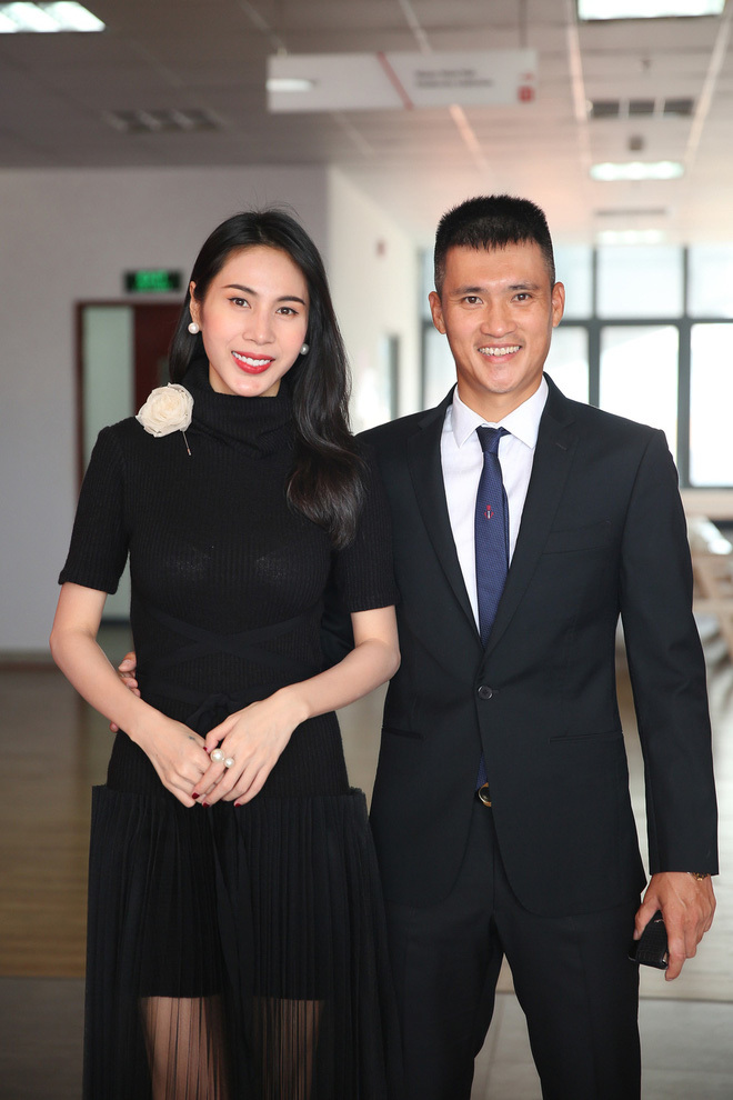 Thủy Ti&ecirc;n - C&ocirc;ng Vinh hẹn ng&agrave;y 17-9 sẽ livestream sao k&ecirc; tại ng&acirc;n h&agrave;ng - Ảnh 1.
