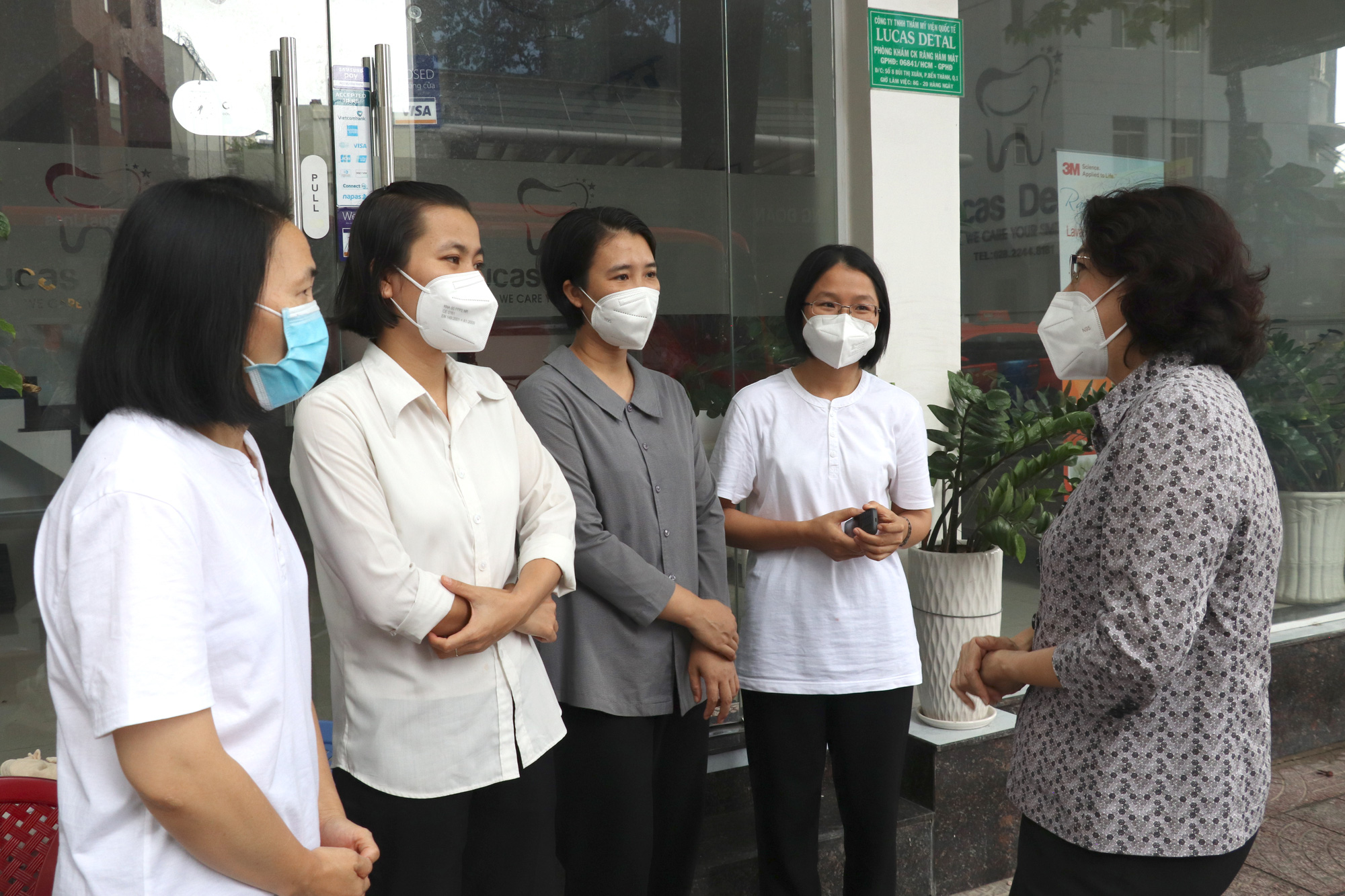 TP HCM: Biểu dương v&agrave; tặng qu&agrave; c&aacute;c t&igrave;nh nguyện vi&ecirc;n t&ocirc;n gi&aacute;o tham gia chống dịch - Ảnh 3.