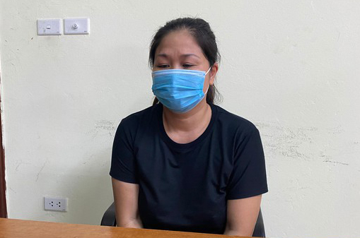 Người phụ nữ có "hơi men" tấn công công an tại chốt kiểm soát dịch Covid-19