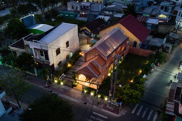 Nhà có vỏ tường gạch rỗng lạ mắt, tràn ngập ánh sáng - Ảnh 14. Nhà có vỏ tường gạch rỗng lạ mắt, tràn ngập ánh sáng - Ảnh 14.