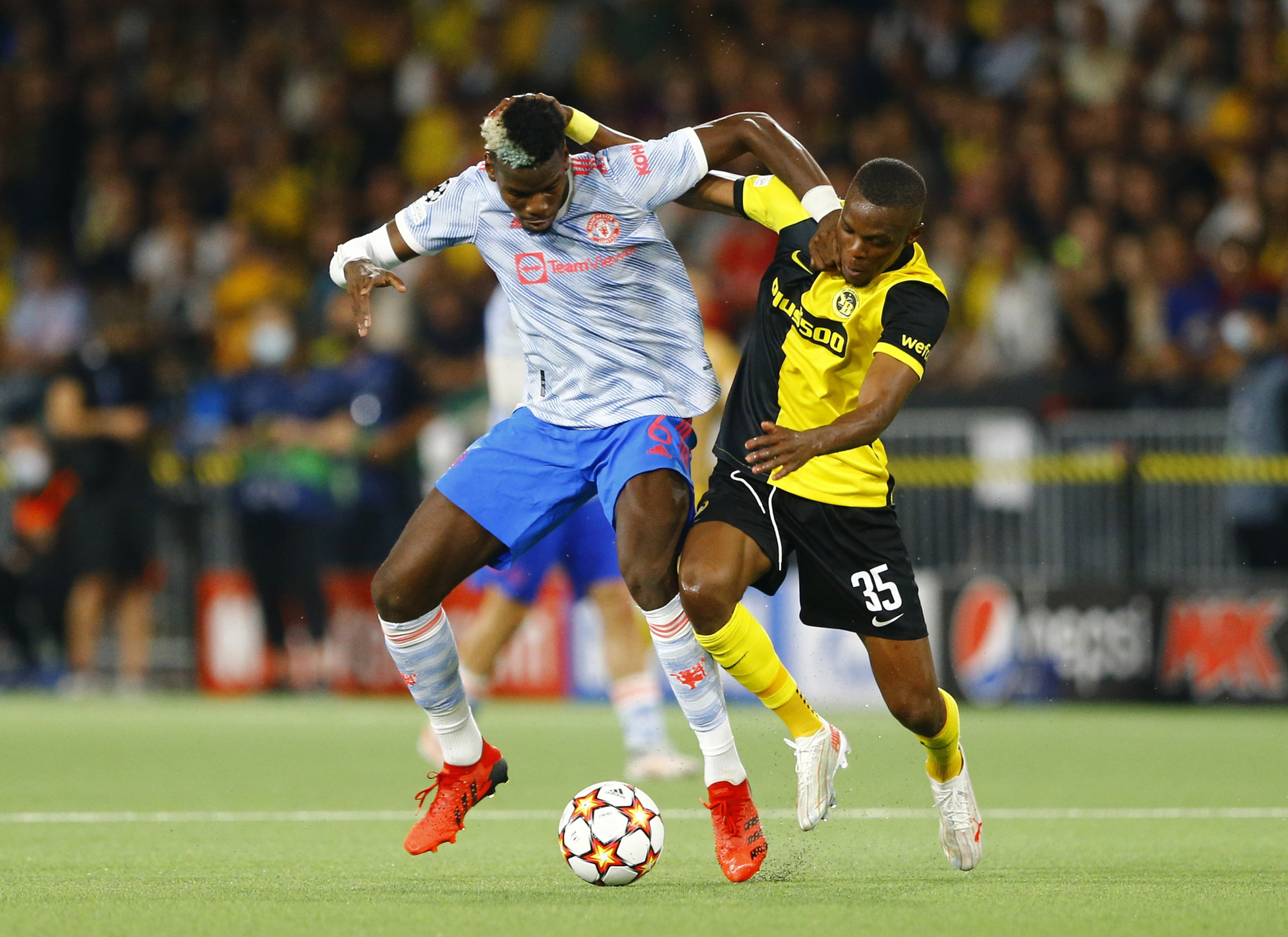 Ronaldo lập công, Man United gục ngã trước Young Boys phút 90+5 - Ảnh 1.