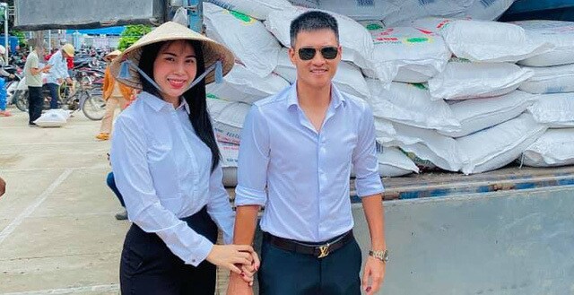 Thủy Tiên - Công Vinh hẹn ngày 17-9 sẽ livestream sao kê tại ngân hàng