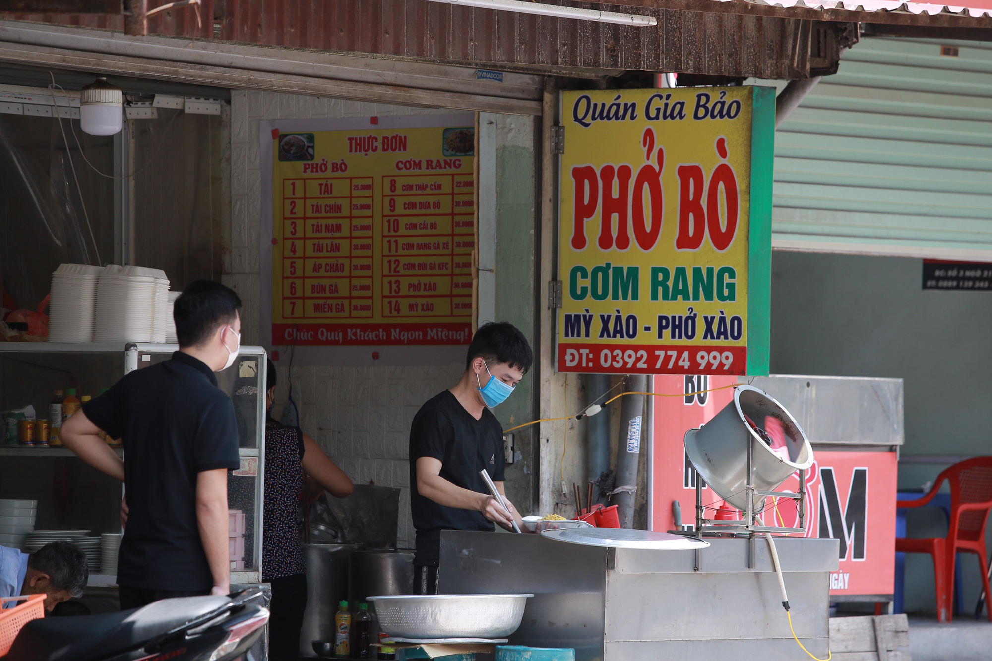 Những quận, huyện nào ở Hà Nội được mở hàng bán mang về từ 12 giờ 16-9? - Ảnh 1.
