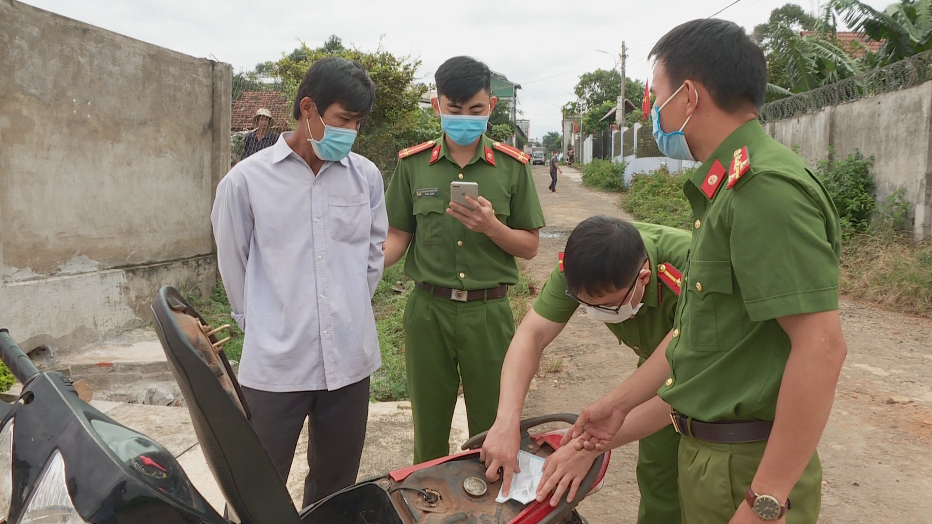 Vụ "Kế hoạch trả thù chồng như phim": Khởi tố thêm 2 đối tượng