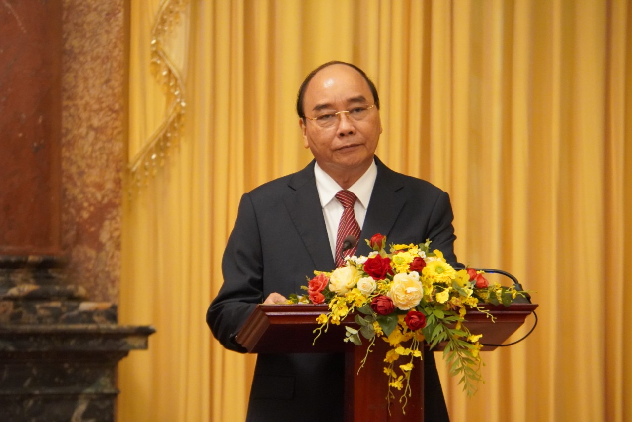 Chủ tịch nước Nguyễn Xu&acirc;n Ph&uacute;c trao quyết định bổ nhiệm 4 Thẩm ph&aacute;n TAND Tối cao - Ảnh 2.