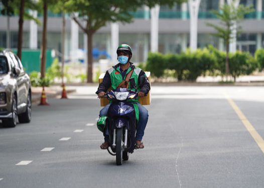 TP HCM: Người giao nhận hàng của doanh nghiệp, hộ kinh doanh được ra đường