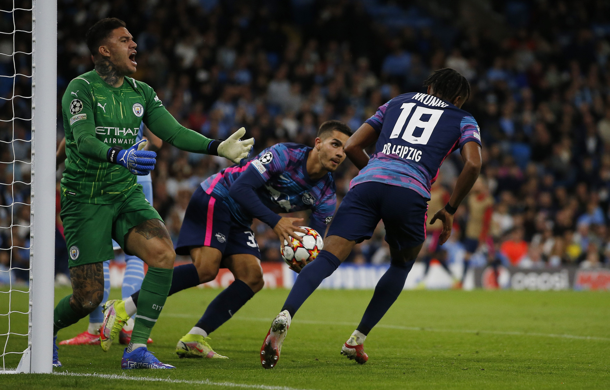 Đại ti&ecirc;̣c 9 bàn thắng, Man City v&ugrave;i dập b&ograve; đỏ RB Leipzig ở Etihad - Ảnh 5.