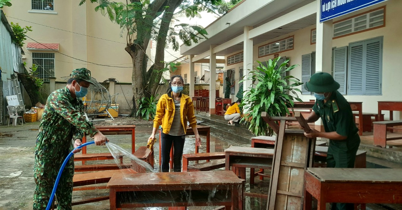 Bi&ecirc;n ph&ograve;ng đảo Thổ Ch&acirc;u trồng rau, nu&ocirc;i heo tặng d&acirc;n ngh&egrave;o - Ảnh 8.